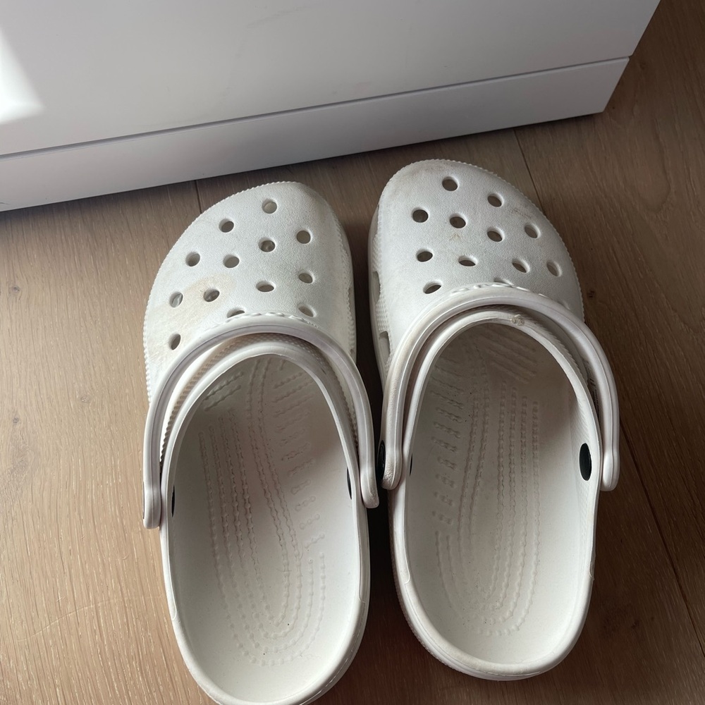 CROCS Classic White Sandals